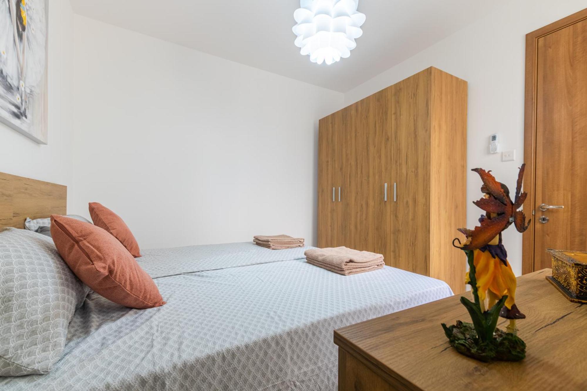 Brand New Apartment 3Bdr 2 Bth H7 세인트폴스베이 외부 사진